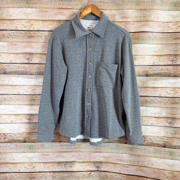 Evereve Women’s Gray Ruby Soft Brushed Button Down Shacket Top Size Medium - Picture 2 of 11